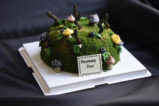 【Custom-Order Cake】